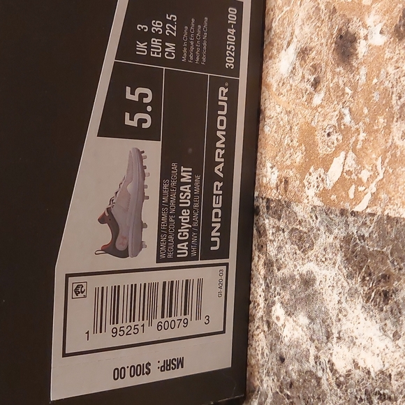 Under Armour Cleats - Picture 5 of 6